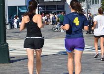 ジョギング女性画像